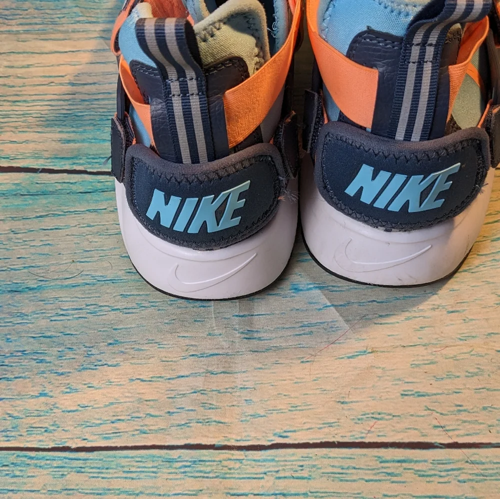 Nike Huarache City Blue sneakers size 7Y